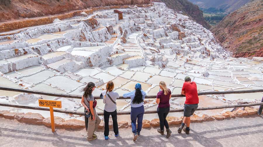 Cusco: 4-Day Lares Trek to Machu Picchu with Panoramic Train - What the four-day route actually offers
