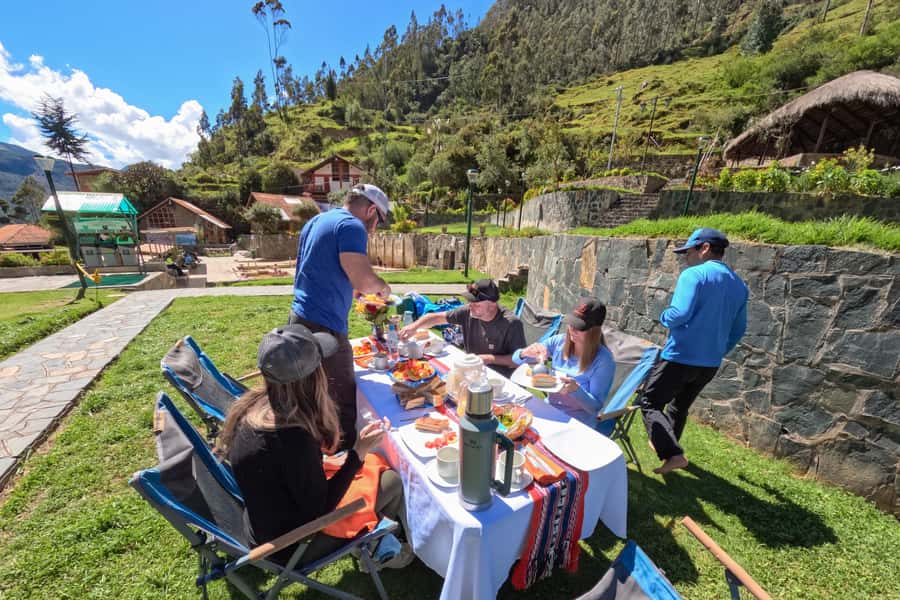 Cusco: 4-Day Lares Trek to Machu Picchu with Panoramic Train - Food, camping, and the support team