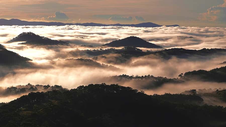 Dalat: Sunrise Trekking and Cloud Hunting experience - Optional kayaking or stand-up paddleboarding