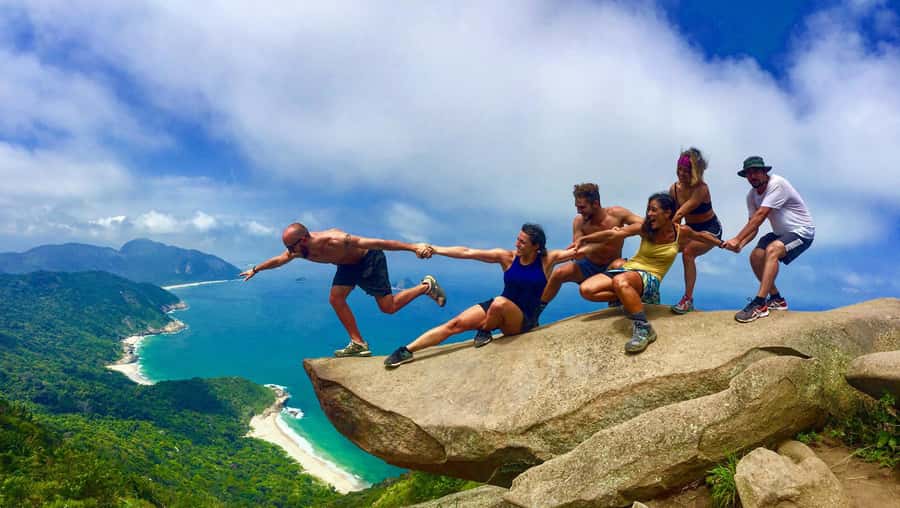 Discover Pedra do Telégrafo: Scenic Hike with Expert Guide - Reaching Pedra do Telégrafo and the famous illusion