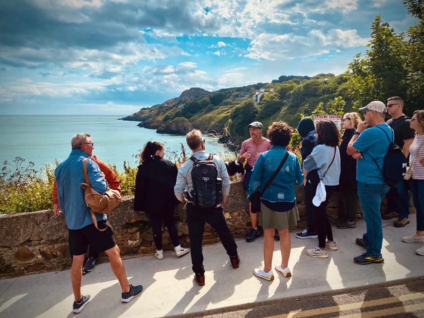 Dublin: Dublin Coastal Hike and Pints & Puppies - Starting beside the marina and village