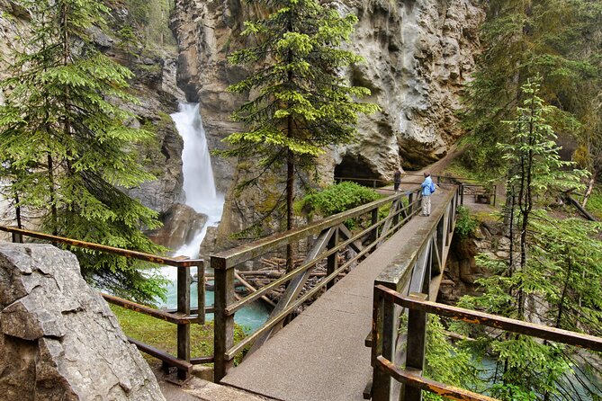 eBike and Hike Banff to Johnston Canyon small group guided program - How the shuttle affects the day