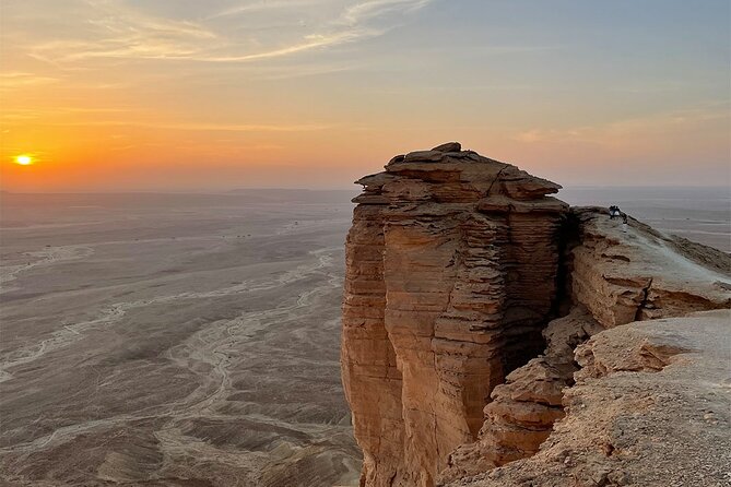 Edge Of The World Hike(Dinner under stars,village,bats cave,camp) - Sunset picnic with Mount Fahren in view