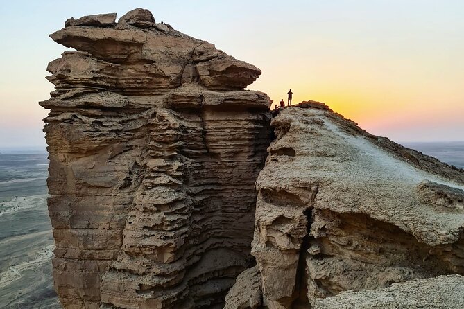 Edge Of The World Hike(Dinner under stars,village,bats cave,camp) - The ride from Riyadh and what it means