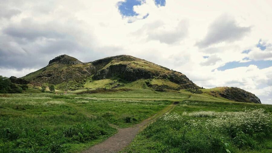 Edinburgh: Arthur's Seat Sunset Hike - Reaching Arthur’s Seat near sunset