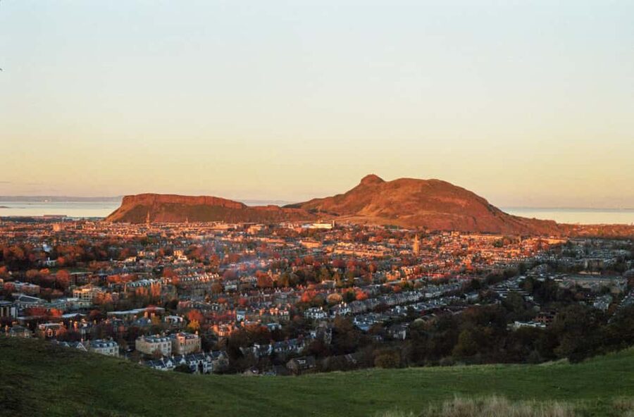 Edinburgh: Arthur's Seat Sunset Hike - A steady climb with breaks for the scenery