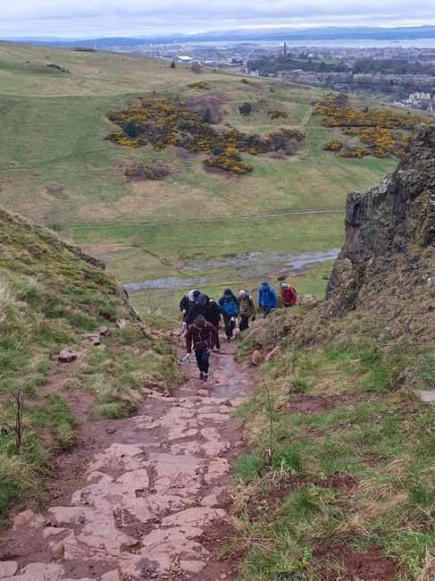 Edinburgh: Guided Hike to Arthur's Seat and Holyrood Park - The climb to Arthur’s Seat