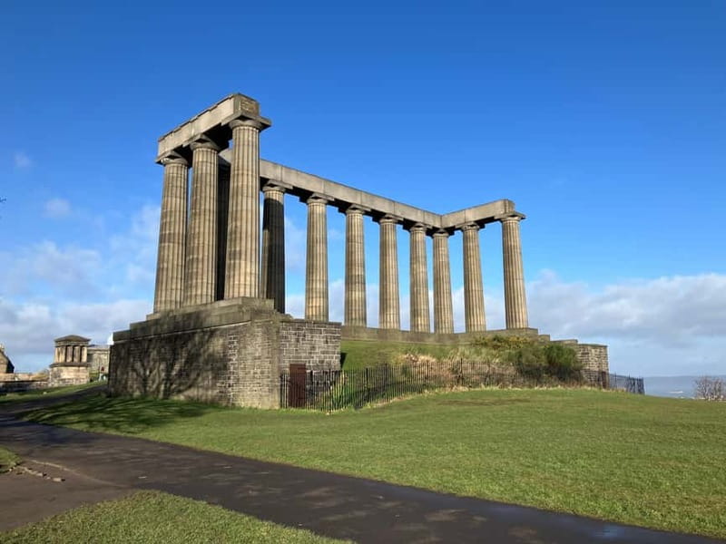Edinburgh: Hike Arthur's Seat & Calton Hill - From Holyrood Palace to the park