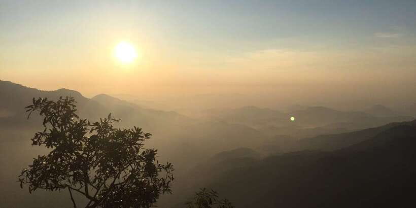 Ella: Private Ella Rock Sunrise Hike - All Inclusive - The early pickup and tuk tuk ride