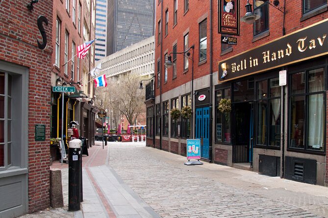 Entire Freedom Trail Walking Tour: Includes Bunker Hill and USS Constitution - Old City Hall and the road toward revolution