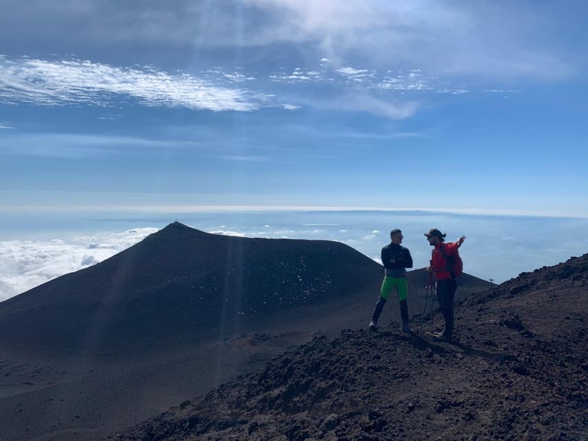 Etna: hiking to a stunning viewpoint over Valle del Bove - A gradual climb through ancient lava