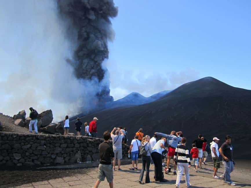 Etna: Jeep excursion and hike suitable for everyone. Free shoes and jacket - Riding the 4x4 toward North Etna