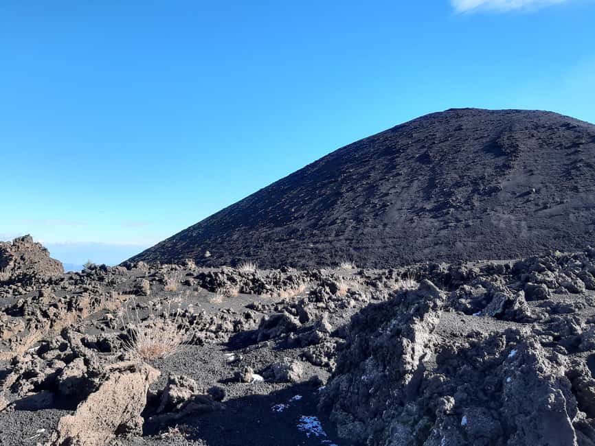 Etna: Jeep excursion and hike suitable for everyone. Free shoes and jacket - The guide can shape the whole experience