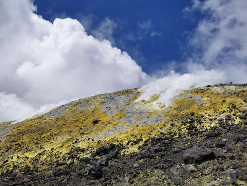 Etna: summit craters trekking with volcano guide 3350mt - The Central Crater and the summit view