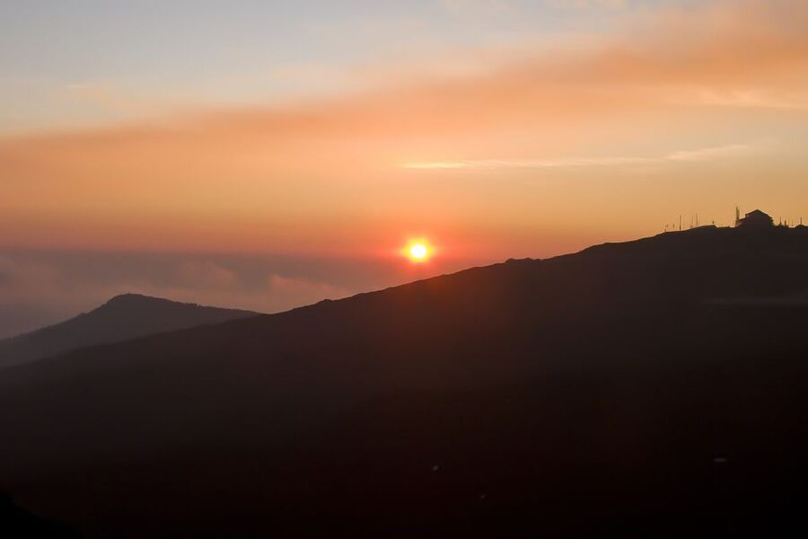 Etna Sunset Tour: Volcano trek, Cave & tasting from Catania - Who should book this experience?
