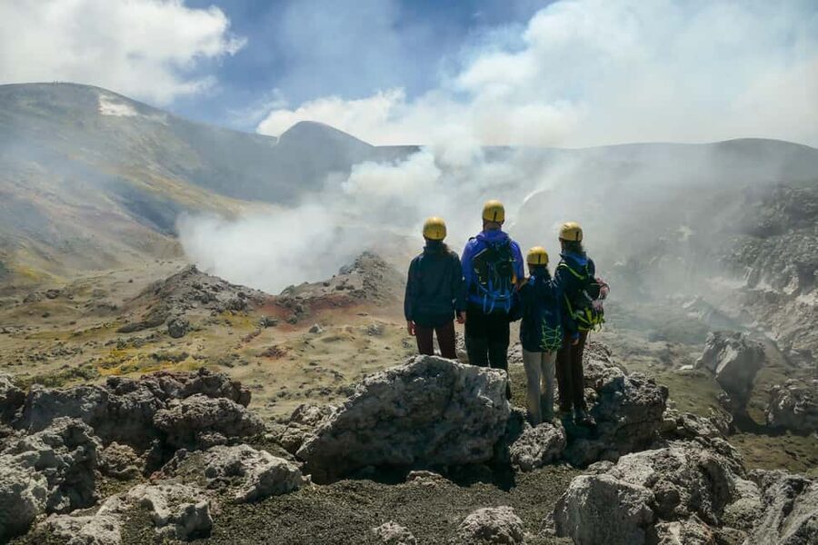 Etna: Trekking to the summit craters at 3340 meters - Central crater and the southeast crater