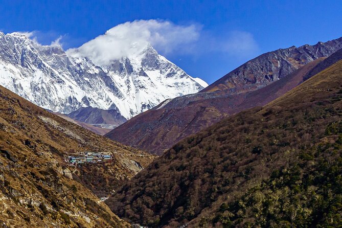 Everest Base Camp Trekking - 13 Day - Day 3: Following the Dudh Koshi to Namche Bazaar
