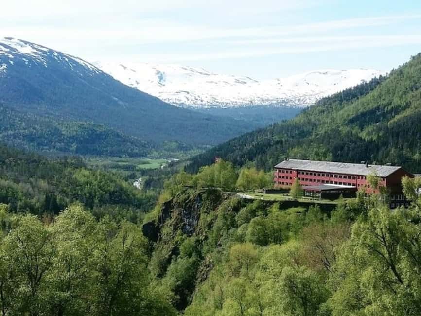 Flåm: Tvinde Waterfalls, Stalheimskleiva Hike & Gudvangen - What makes this Flåm outing worth considering
