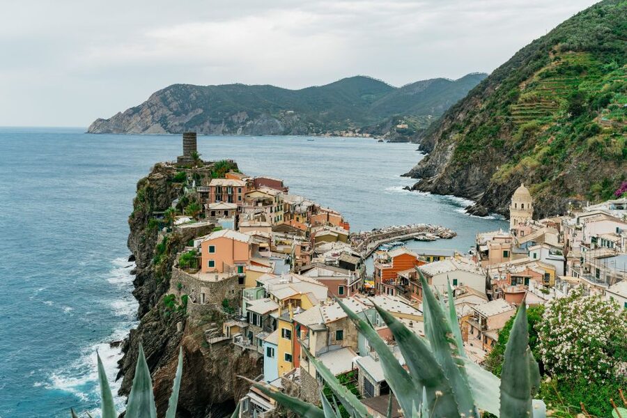 Florence: Cinque Terre Day Trip with Optional Hiking or Pisa - The Pisa option: better for variety, less Cinque Terre