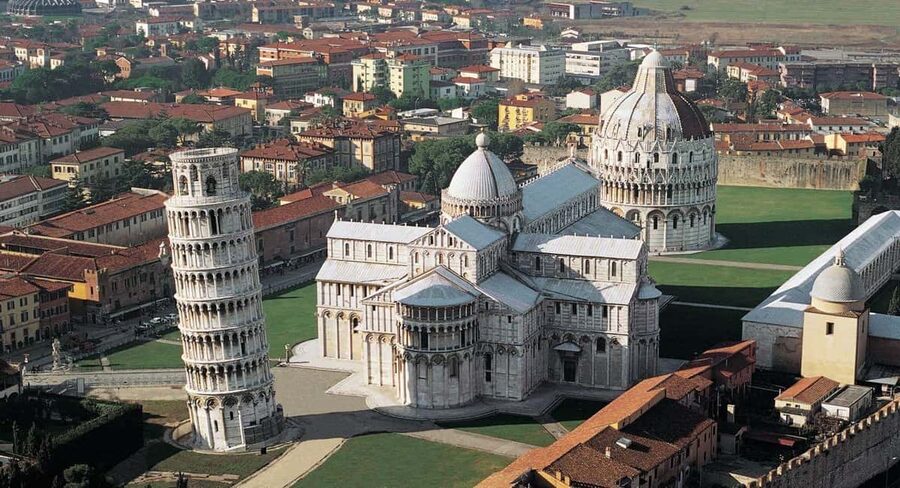 Florence: Cinque Terre Day Trip with Optional Hiking or Pisa - The ride to La Spezia and the first train