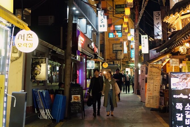 Fortress Night Hike & Snack at a Local Market - Why this Seoul evening works so well