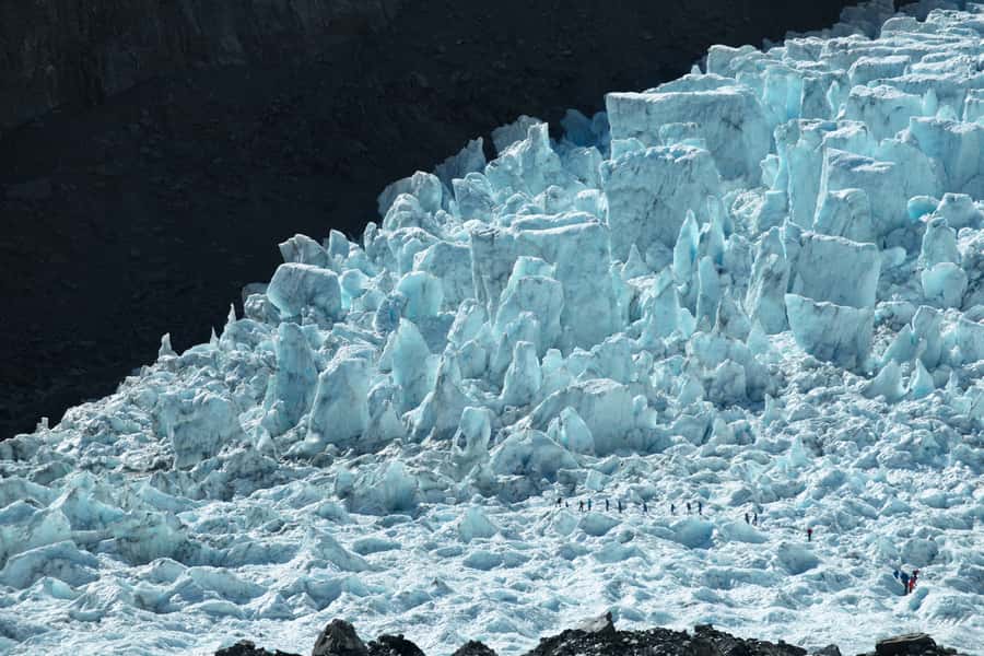 Franz Josef: 2.5 Hour Glacier Hike with Helicopter Transfer - Guide quality and group pace