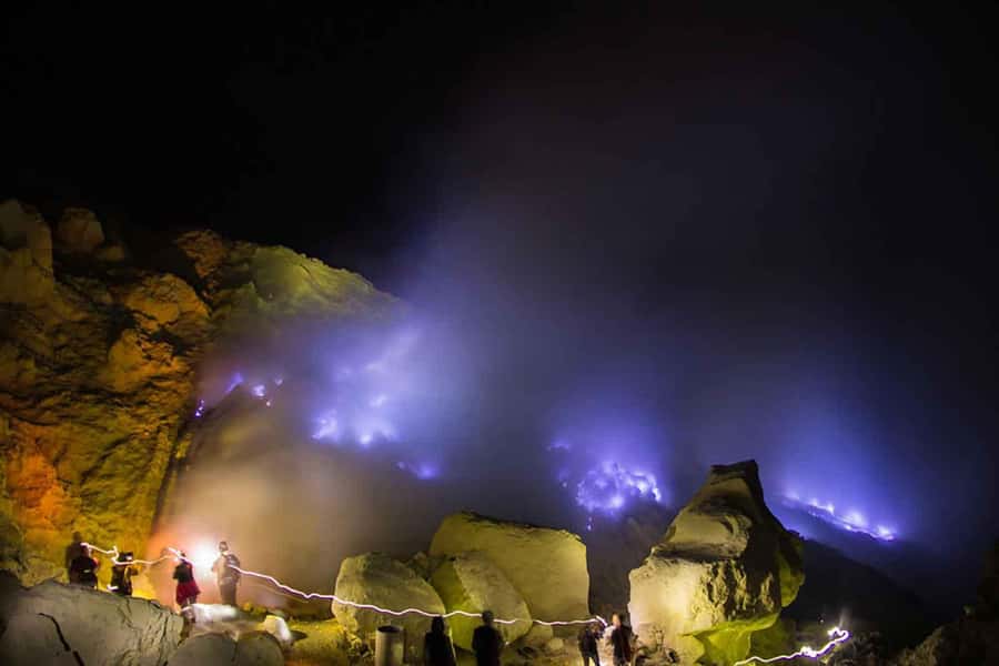 From Bali: Ijen Volcano Sunrise Hike with Transfer & All Fee - Reaching Ijen before dawn