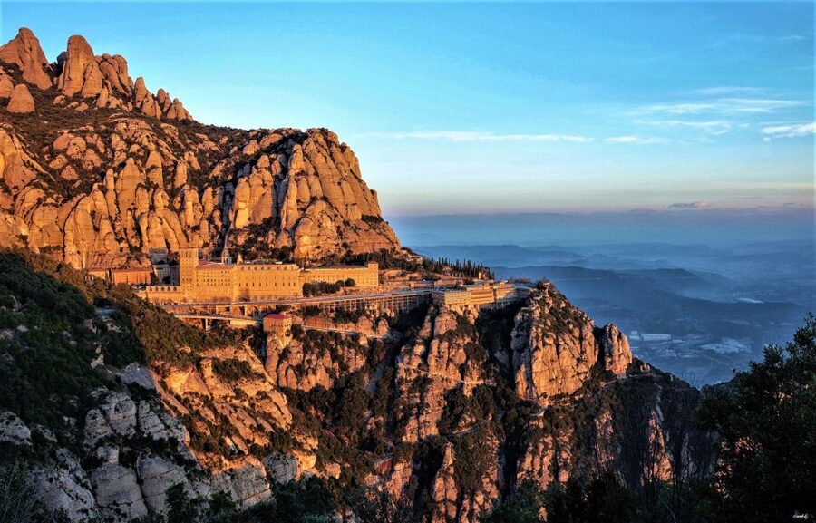 From Barcelona: Montserrat Monastery, Easy Hike, Cable Car - Key points about this Montserrat excursion
