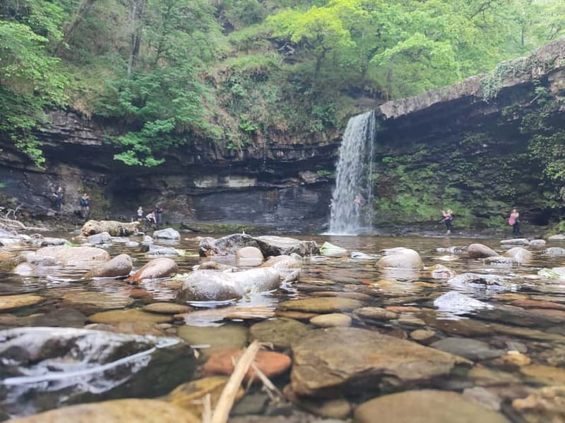 From Cardiff: Guided Hike to 8 Waterfalls in Brecon Beacons - Andy’s guiding style and the small-group advantage