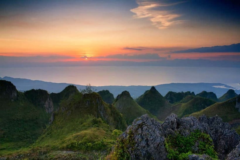 From Cebu: Osmeña Peak and Kandungaw Peak Hiking Trail - The early pickup and the long road from Cebu