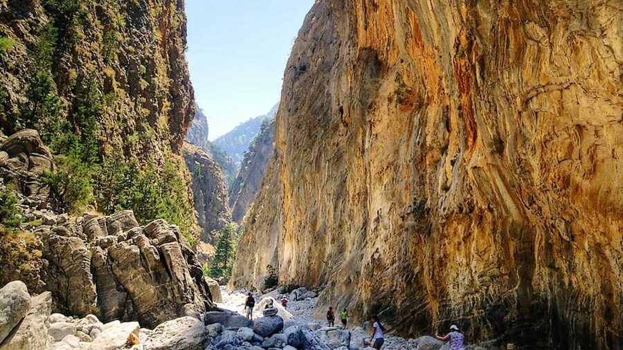 From Chania: Samariá Gorge Guided Hike - The early bus from Chania to Omalos