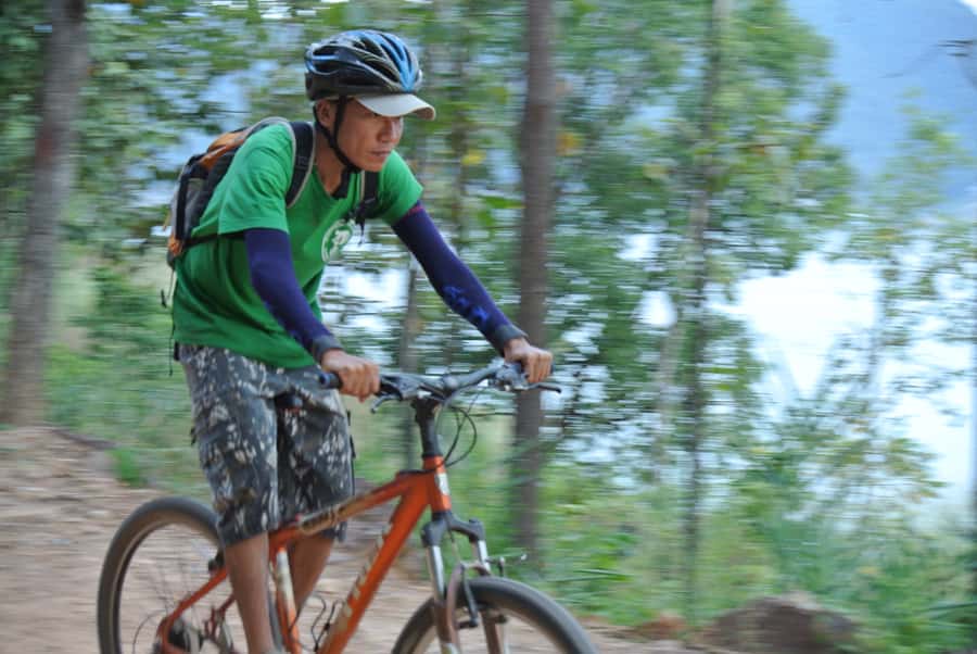 From Chiang Mai: Mae Taeng Valley Hike & Bike Day Trip - Cycling down into Mae Taeng Valley
