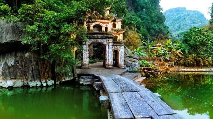 From Hanoi: Hoa Lu, Hang Mua Hike, Tam Coc Boat, and Lunch - Why this Hanoi day trip works