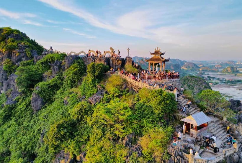 From Hanoi: Ninh Binh Boat Ride, Mua Cave Hike, Temple Visit - Lunch: practical fuel with uneven results