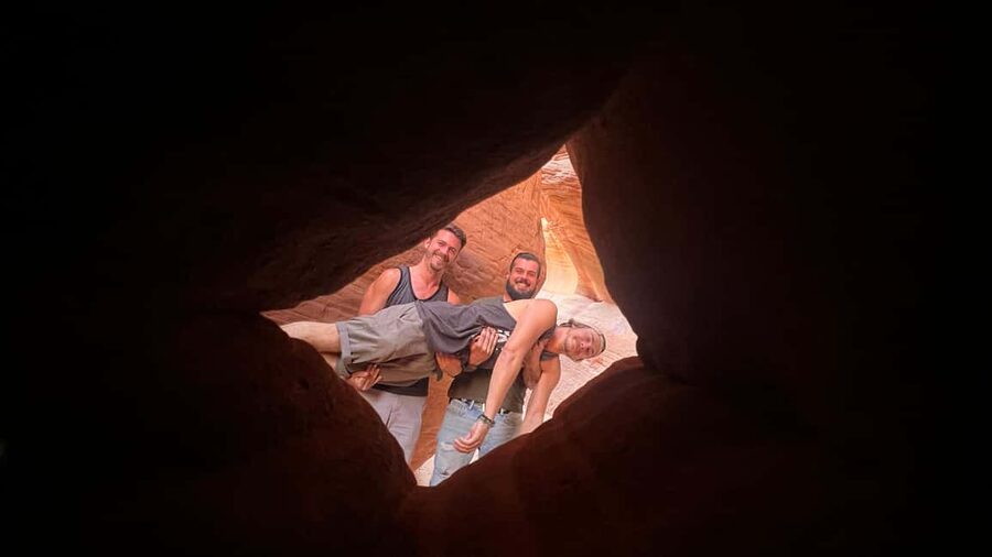 From Kanab: 3-Hour Peek-a-Boo Slot Canyon Hiking/Photo Tour - Timing your Kanab day