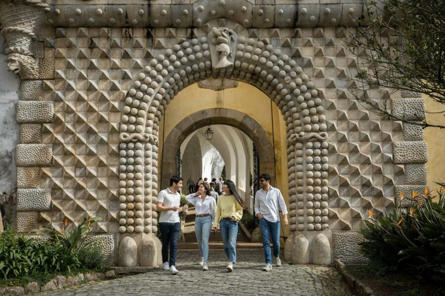 From Lisbon: Sintra, Pena Palace & Cabo da Roca Hiking Tour - Guides make the difference