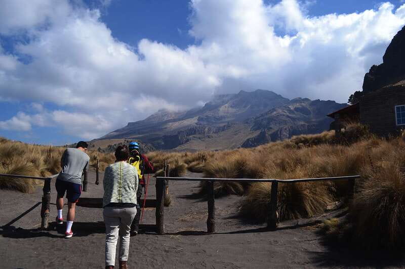 From Mexico City: Hike Iztaccihuatl Volcano with an Alpinist - What to pack for a 4,000-meter day