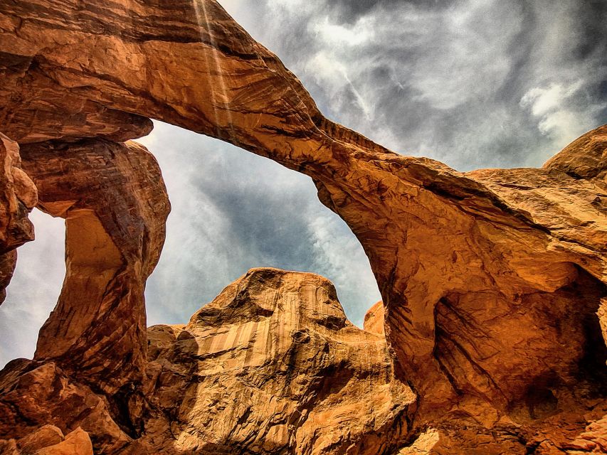 From Moab: Arches National Park 4x4 Drive and Hiking Tour - Key points to know before booking