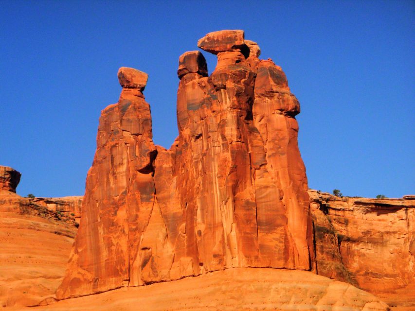 From Moab: Arches National Park 4x4 Drive and Hiking Tour - Practical details that affect your decision