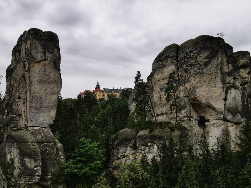 From Prague: Full-Day Bohemian Paradise Guided Hiking Trip - What the guides add to the day