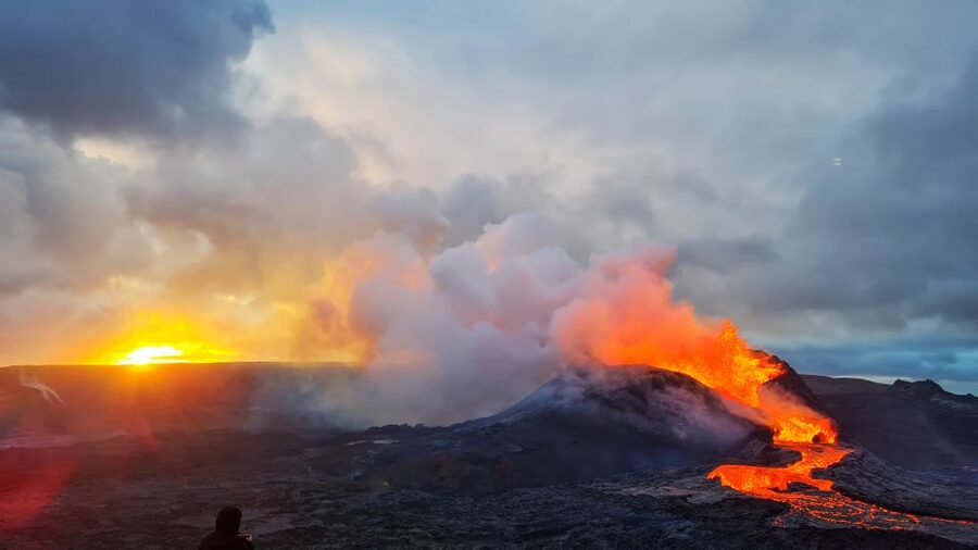 From Reykjavík: Fagradalsfjall Volcano Hike with Geologist - The Fagradalsfjall trail is a real hike