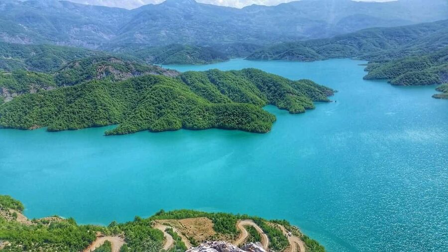 From Tirana: Bovilla Lake & Gamti Mountain Viewpoint Hike - A short stop at the Bovilla Canyons