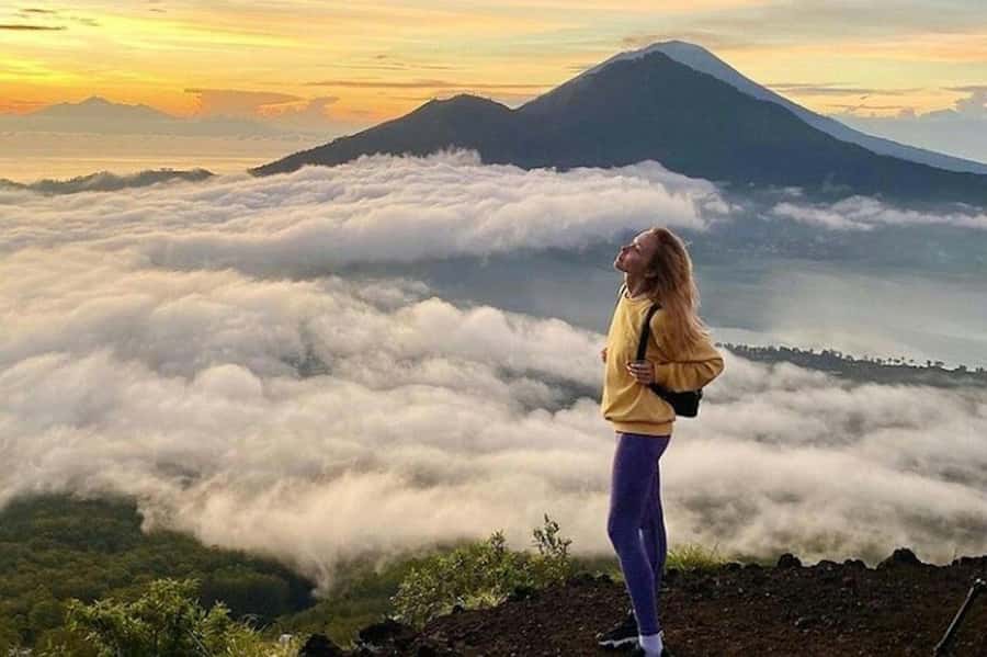 From Ubud: Mount Batur Hiking With Hotspring - The coffee plantation stop