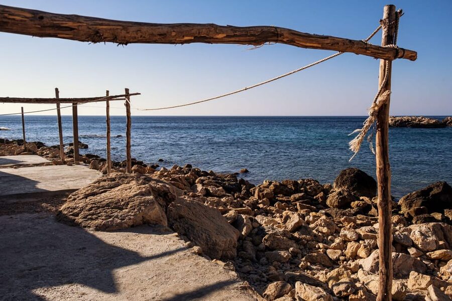 From Valencia: Cala del Moraig Hiking & Beach Trip - What the two-hour beach stop is really like