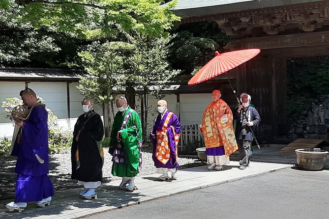 Full Day Hiking Tour at Mt.Takao including Hot Spring - Descending, riding, and reaching the onsen