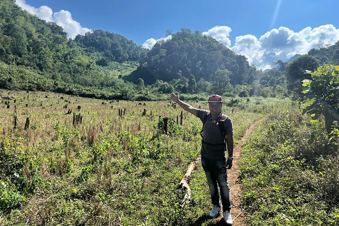 Full Day Trek to Kuang Si Waterfalls, Remote Village - Starting at Ban Nong Heo, a village with everyday details