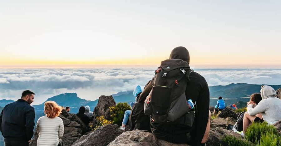Funchal: Pico do Arieiro Sunrise Hiking Transfer - Weather, clothing, and food for the trail