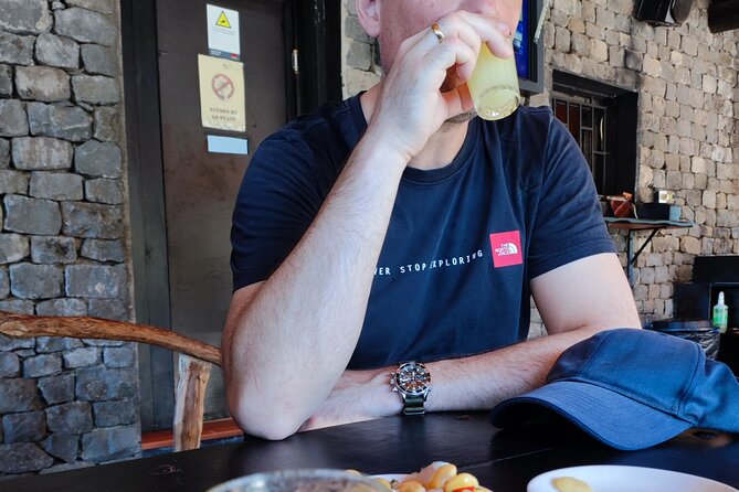 Gastro hike (Private Tour) - Poncha at an emblematic mountain stop