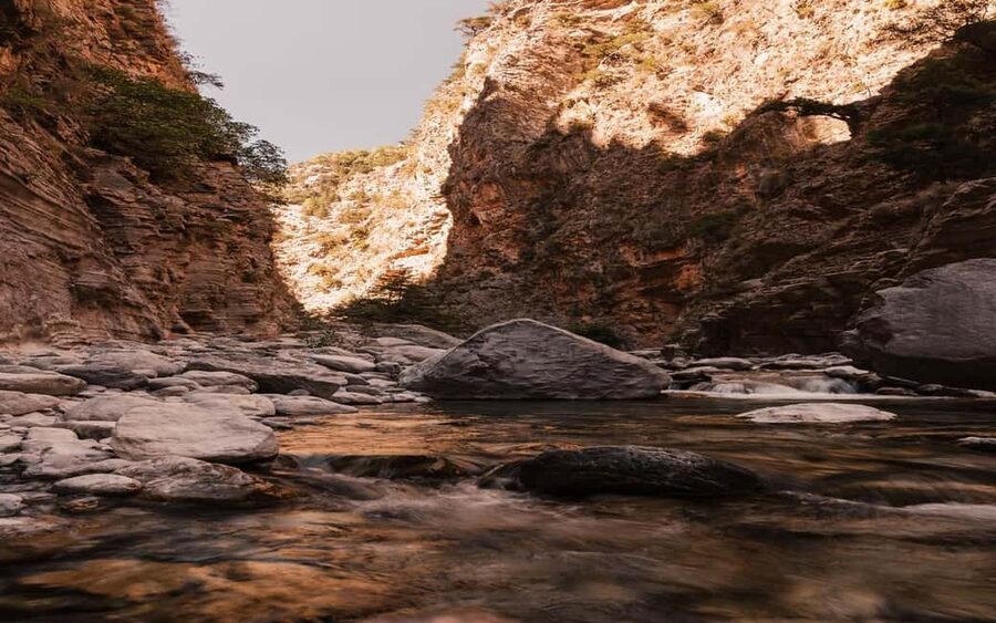 Georgioupolis /Petres: Samaria Gorge one Day Hike with Guide - Omalos breakfast and the start of the walk