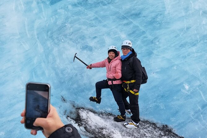 Glacier Hike, South Coast Waterfalls & Black Sand Beach - Transport, timing, and group size
